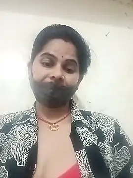 Snapshot of JULEE-740 chatting on December 2, 10:50 am JULEE-740 online show from December 2, 10:50 am