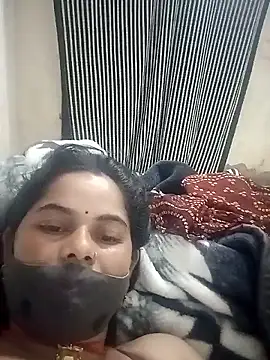 Snapshot of JULEE-740 chatting on October 25, 12:21 am JULEE-740 online show from October 25, 12:21 am