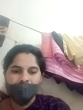 Snapshot of JULEE-740 chatting on November 11, 5:52 pm JULEE-740 online show from November 11, 5:52 pm