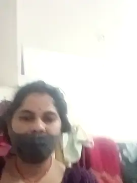 Snapshot of JULEE-740 chatting on November 7, 2:49 am JULEE-740 online show from November 7, 2:49 am