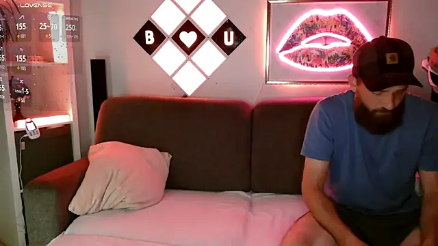 XBellaXundXUweX online show from June 2, 7:14 pm
