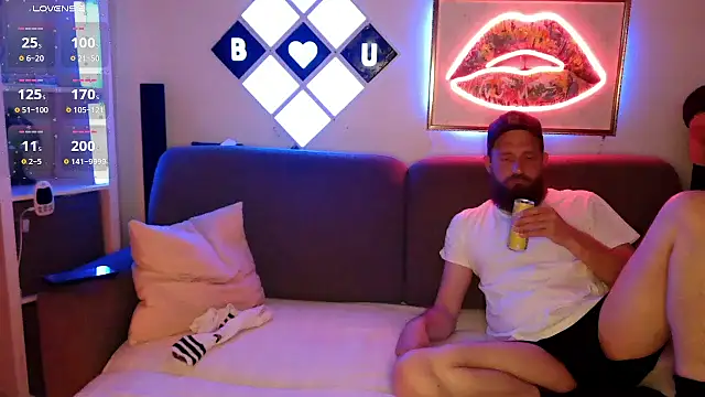 XBellaXundXUweX online show from May 2, 7:19 pm