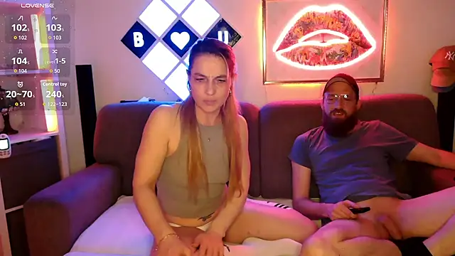 XBellaXundXUweX online show from March 22, 7:48 pm