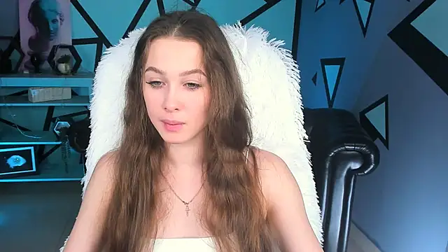 Snapshot of ArielSykes chatting on October 13, 6:20 pm ArielSykes online show from October 13, 6:20 pm