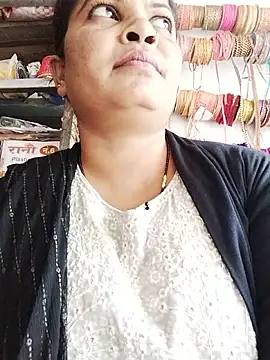 Rajnee33A online show from October 31, 7:49 am