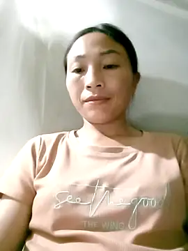 Snapshot of lucybaby00 chatting on May 7, 2:09 pm lucybaby00 online show from May 7, 2:09 pm