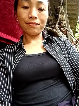 Snapshot of lucybaby00 chatting on May 4, 10:40 am lucybaby00 online show from May 4, 10:40 am