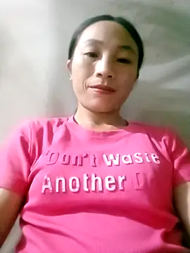 Snapshot of lucybaby00 chatting on October 1, 2:43 pm lucybaby00 online show from October 1, 2:43 pm