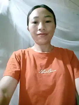 Snapshot of lucybaby00 chatting on May 21, 10:29 pm lucybaby00 online show from May 21, 10:29 pm