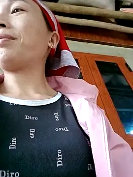 lucybaby00 online show from December 17, 9:25 am