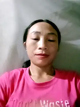 Snapshot of lucybaby00 chatting on September 10, 10:42 pm lucybaby00 online show from September 10, 10:42 pm