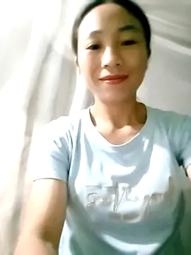 Snapshot of lucybaby00 chatting on October 5, 8:32 pm lucybaby00 online show from October 5, 8:32 pm