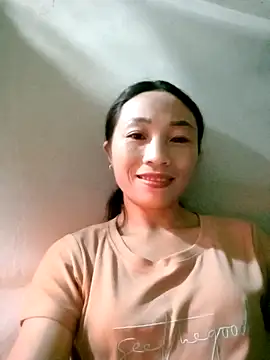 lucybaby00 online show from November 11, 1:39 pm