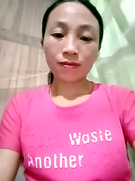 Snapshot of lucybaby00 chatting on October 13, 2:18 pm lucybaby00 online show from October 13, 2:18 pm