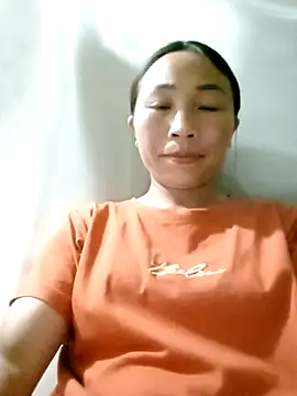 lucybaby00 online show from April 16, 2:40 pm