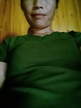 Snapshot of lucybaby00 chatting on June 20, 5:23 am lucybaby00 online show from June 20, 5:23 am