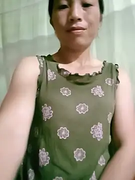 lucybaby00 online show from August 4, 11:53 pm