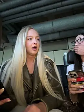 emilypeperoni online show from September 21, 4:23 pm