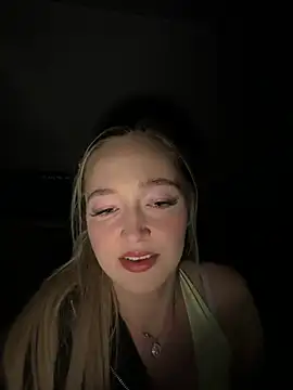 emilypeperoni online show from April 30, 8:16 pm