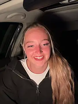 emilypeperoni online show from June 16, 8:20 pm