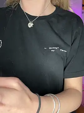emilypeperoni online show from April 5, 6:03 pm
