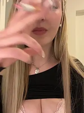 emilypeperoni online show from April 11, 8:23 pm