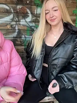 emilypeperoni online show from February 7, 4:04 pm