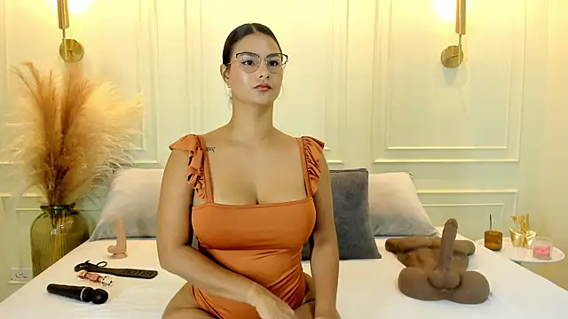 Snapshot of gabysanta_ chatting on October 17, 2:08 pm gabysanta online show from October 17, 2:08 pm
