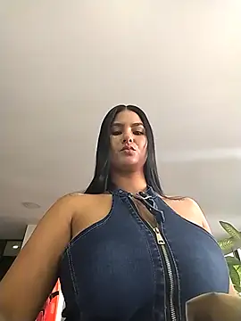 gabysanta  online show from March 7, 1:05 pm