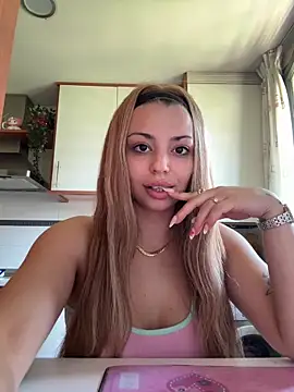 NoeliaGarcia17 online show from June 15, 1:00 pm