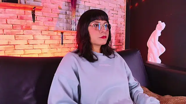 kitty malach online show from April 6, 3:35 am