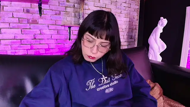 kitty malach online show from April 1, 3:30 am