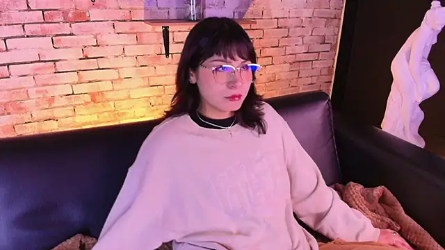 kitty malach online show from March 13, 3:00 am