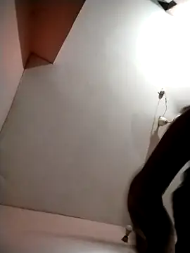 khhlmn online show from October 6, 6:52 pm