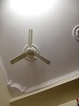 khhlmn online show from November 11, 5:30 pm