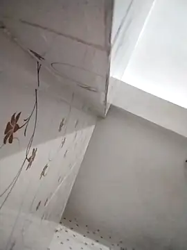 khhlmn online show from October 15, 4:04 pm