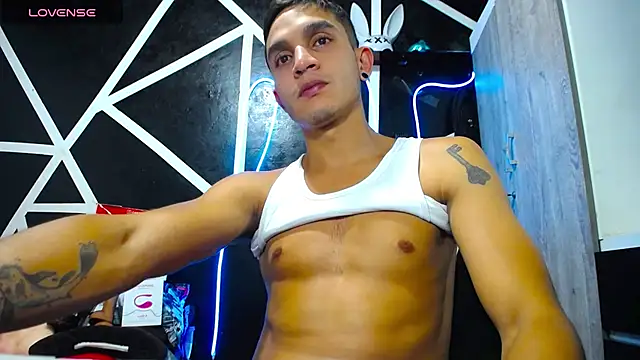 Angel latinboy online show from February 17, 10:27 pm
