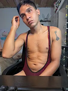 Angel latinboy online show from April 28, 2:54 pm