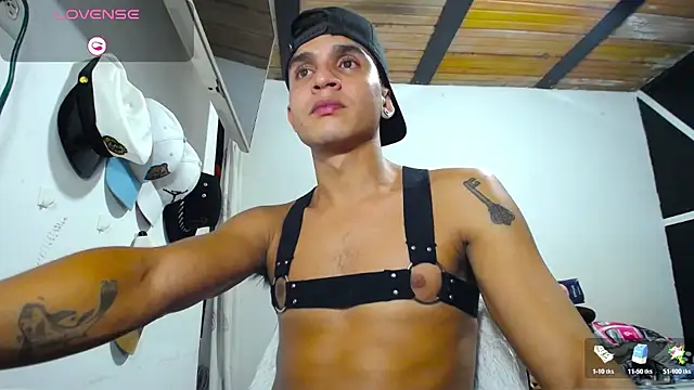 Angel latinboy online show from February 27, 1:30 am