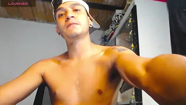 Angel latinboy online show from April 25, 1:36 pm
