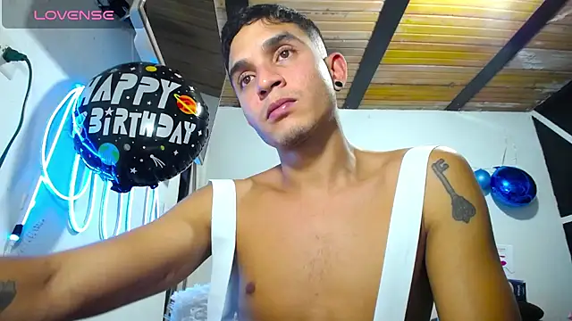 Angel latinboy online show from March 20, 11:12 pm