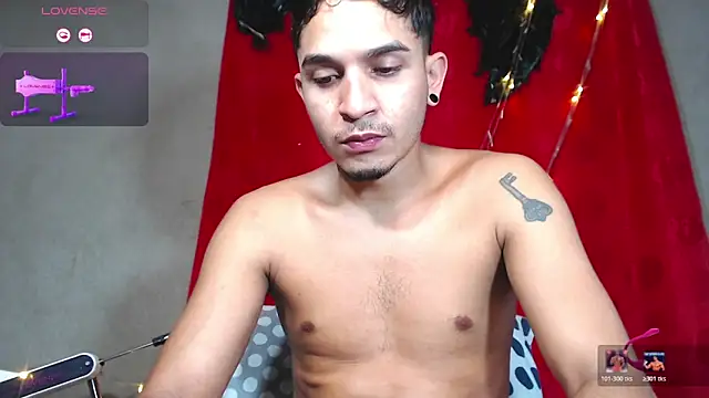 Snapshot of Angel_latinboy chatting on June 4, 8:57 pm Angel latinboy online show from June 4, 8:57 pm