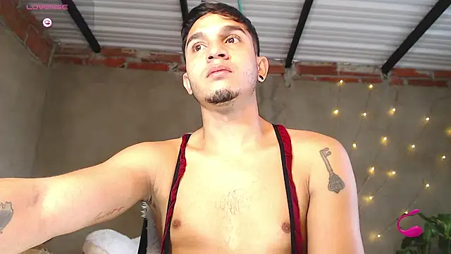 Snapshot of Angel_latinboy chatting on June 9, 2:29 pm Angel latinboy online show from June 9, 2:29 pm