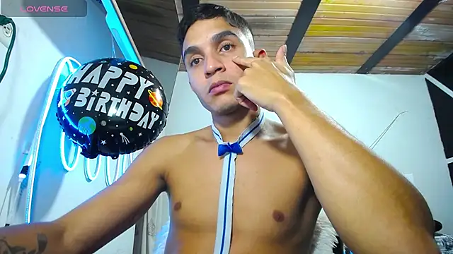 Angel latinboy online show from March 17, 10:29 pm