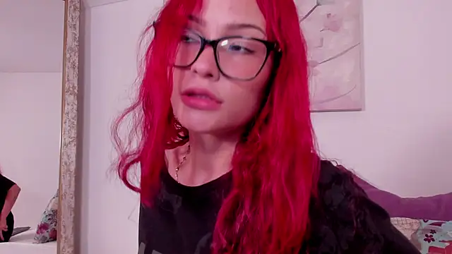 mae lyra online show from March 31, 4:42 pm