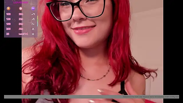 mae lyra online show from February 9, 9:35 pm