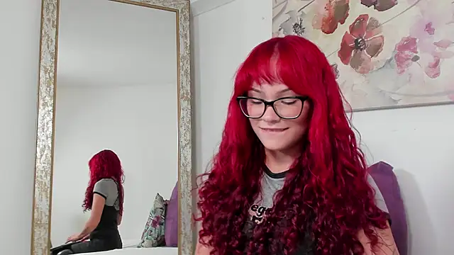 mae lyra online show from March 12, 4:44 pm