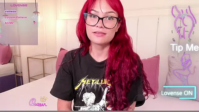 mae lyra online show from February 19, 9:34 pm