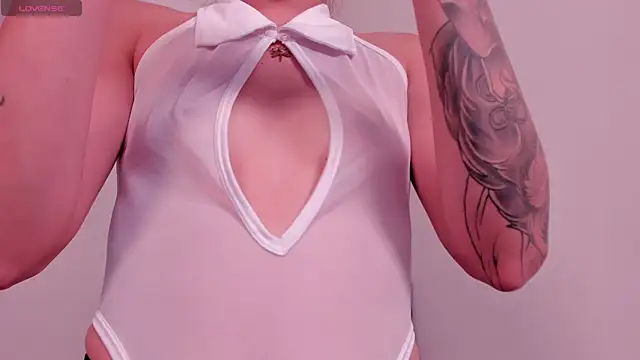 mae lyra online show from April 13, 5:17 pm