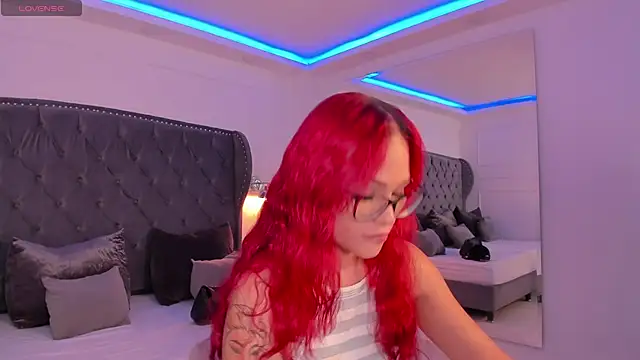 Snapshot of mae_lyra chatting on July 17, 4:37 pm mae lyra online show from July 17, 4:37 pm